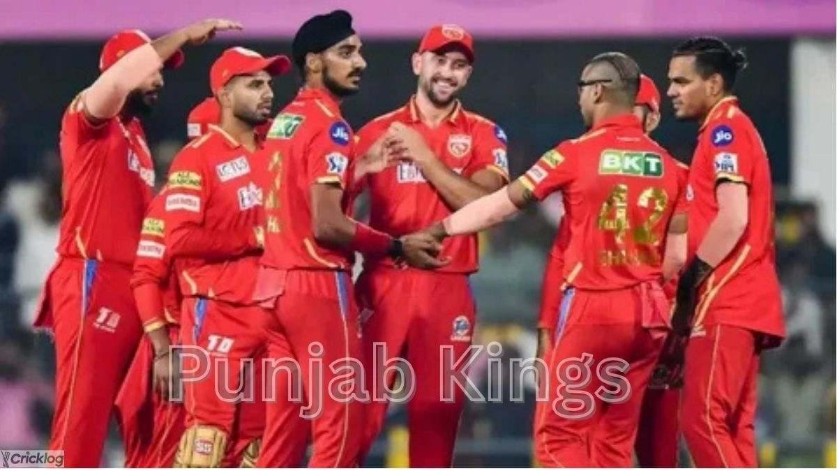 Punjab Kings players celebrating together